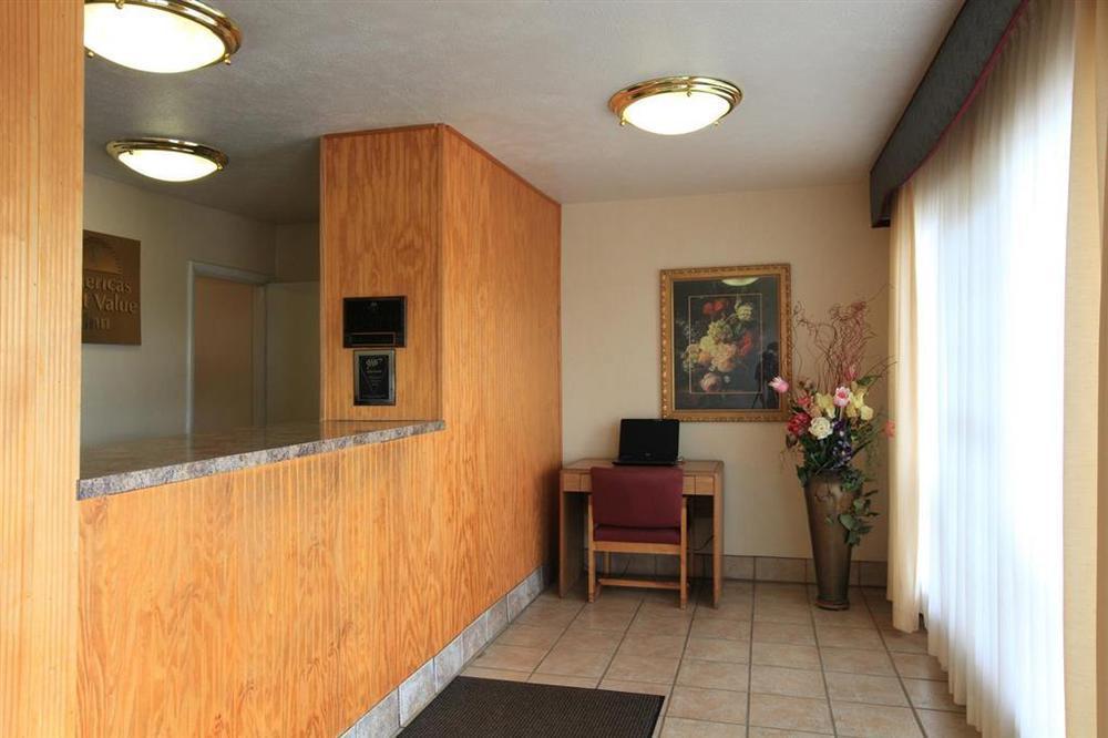 Americas Best Value Inn Ashtabula/Austinburg Інтер'єр фото