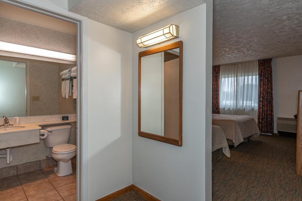Americas Best Value Inn Ashtabula/Austinburg Екстер'єр фото