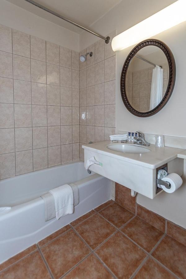 Americas Best Value Inn Ashtabula/Austinburg Екстер'єр фото